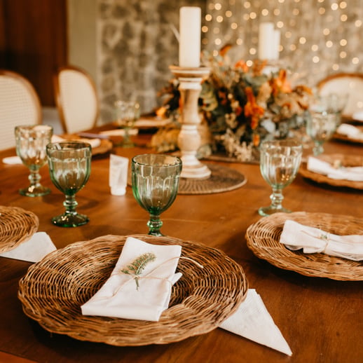 image 2 - holiday platetable set up